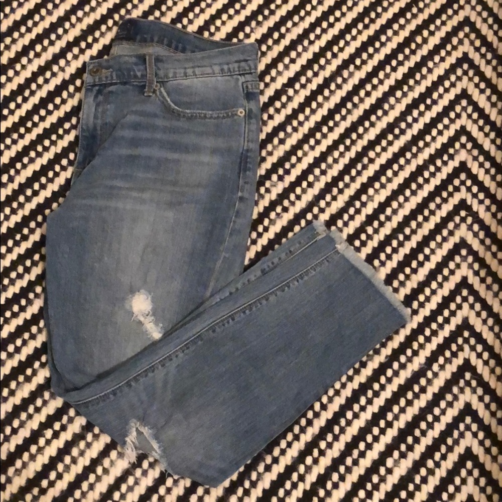 LUCKY Brooke Capri light wash distressed jean